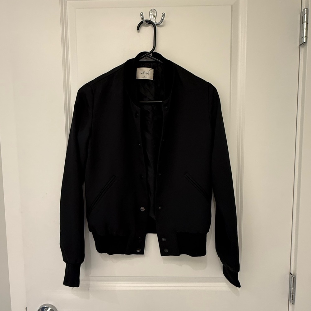 Aritzia Wilfred Bomber Jacket - like new condition! Size XS